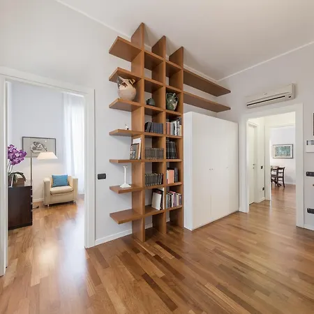 Апартаменты **Central**Comfy Apartment Комо